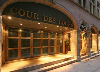 Cour des Loges, Hôtel dans le Rhône