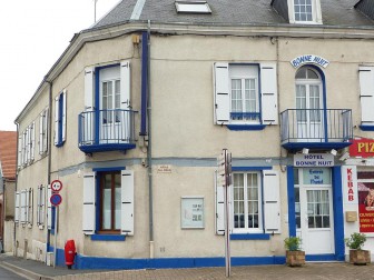 HÔTEL BONNE NUIT, Hôtel dans le Cher