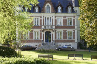 HOTEL MANOIR DE CONTRES ***, Hôtel dans le Loir-et-Cher