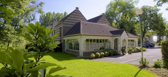 Le Moulin de Mombreux, Hôtel en France