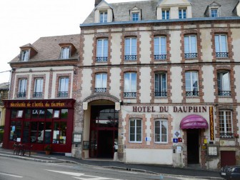 Hôtel du Dauphin, Hôtel dans l'Orne